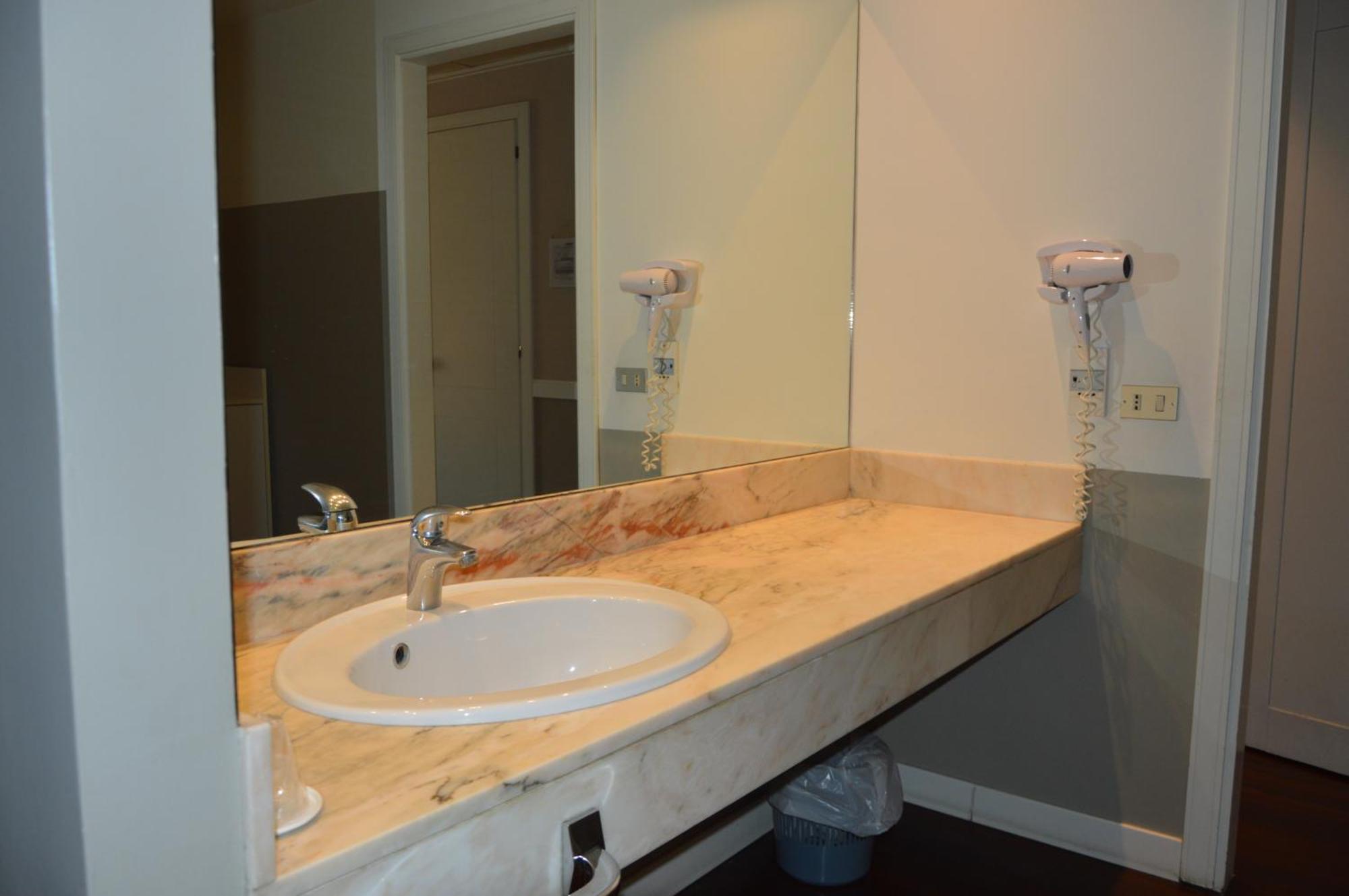 Blue Dream Hotel Монселиче Экстерьер фото
